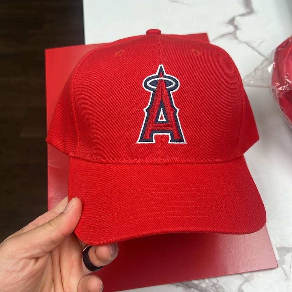 Angels Backpack Folder & Baseball cap - Picture 6 of 7